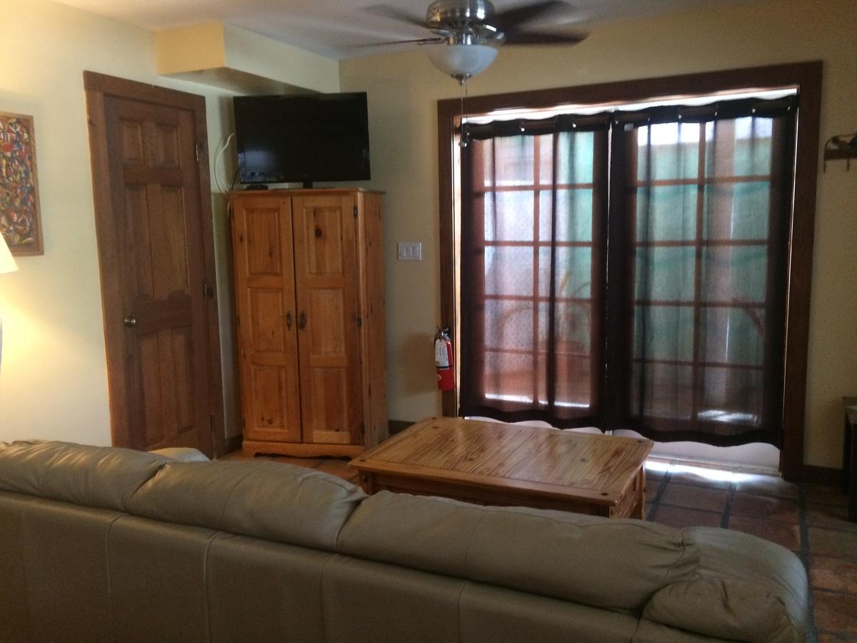 寇特妮之家历史小屋酒店 基韋斯特 外观 照片