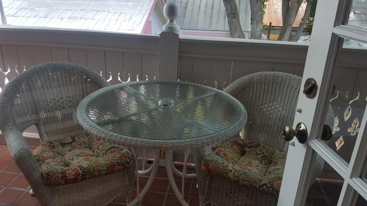 寇特妮之家历史小屋酒店 基韋斯特 外观 照片