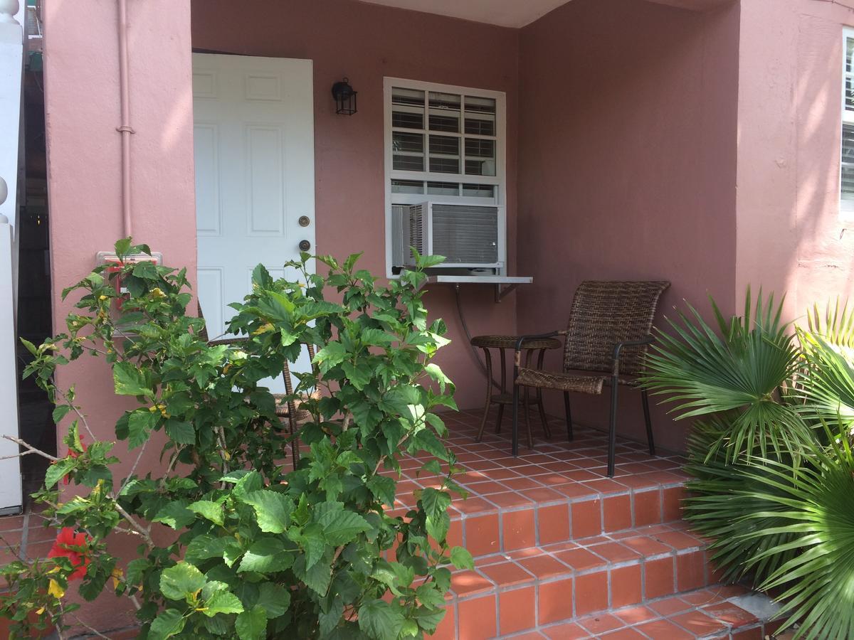 寇特妮之家历史小屋酒店 基韋斯特 外观 照片