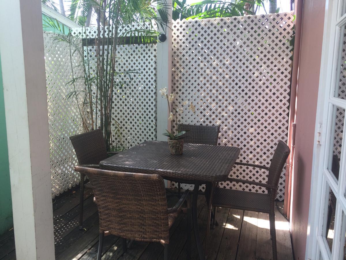 寇特妮之家历史小屋酒店 基韋斯特 外观 照片